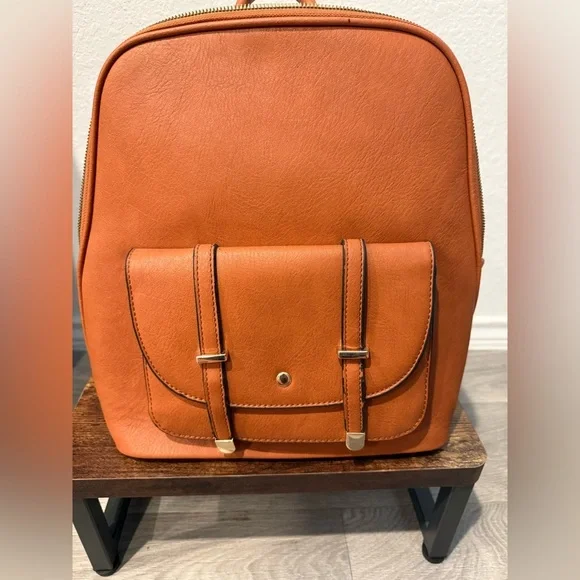 Purse/Backpack - Picture 1 of 16